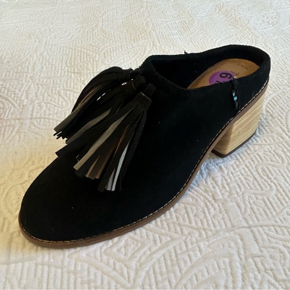 Toms Leila Tassel Mule - Picture 5 of 12